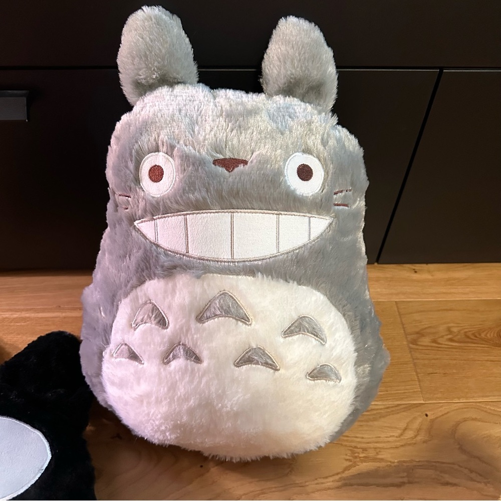 Studio Ghibli Big Totoro Die-Cut Pillow Marushin NWOT 15x12” My Neighbor Totoro